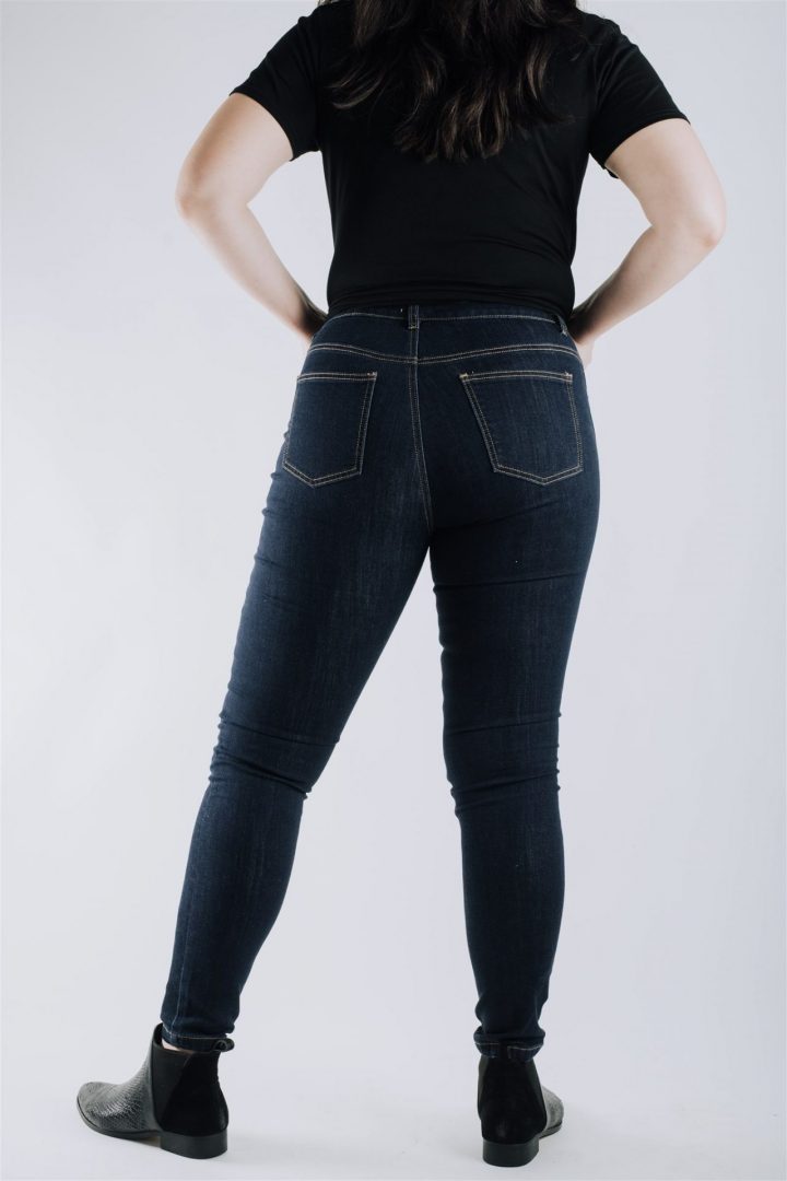 Joy Curves Jeans image 2